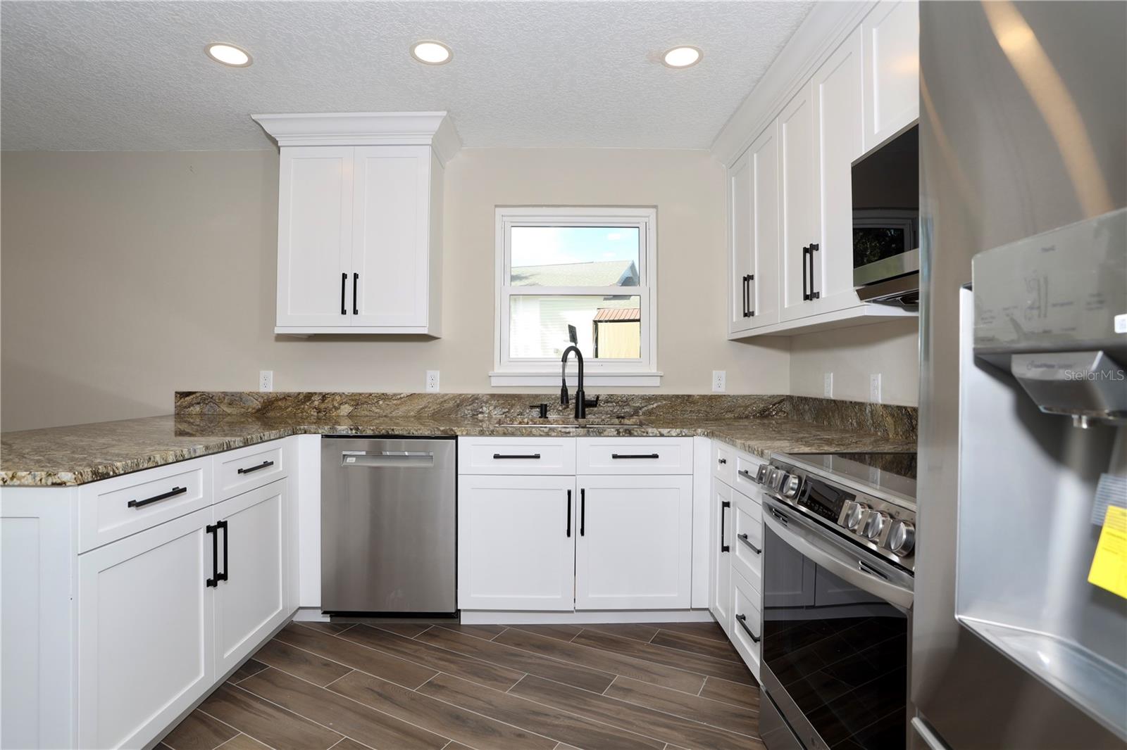 CHEROKEE OAKS - Residential