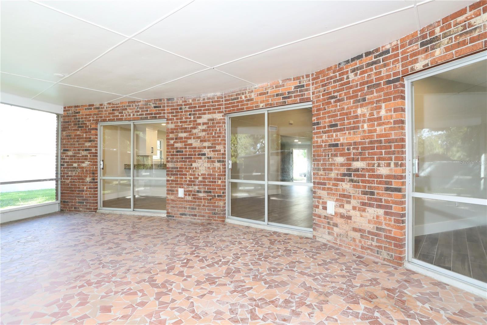 CHEROKEE OAKS - Residential