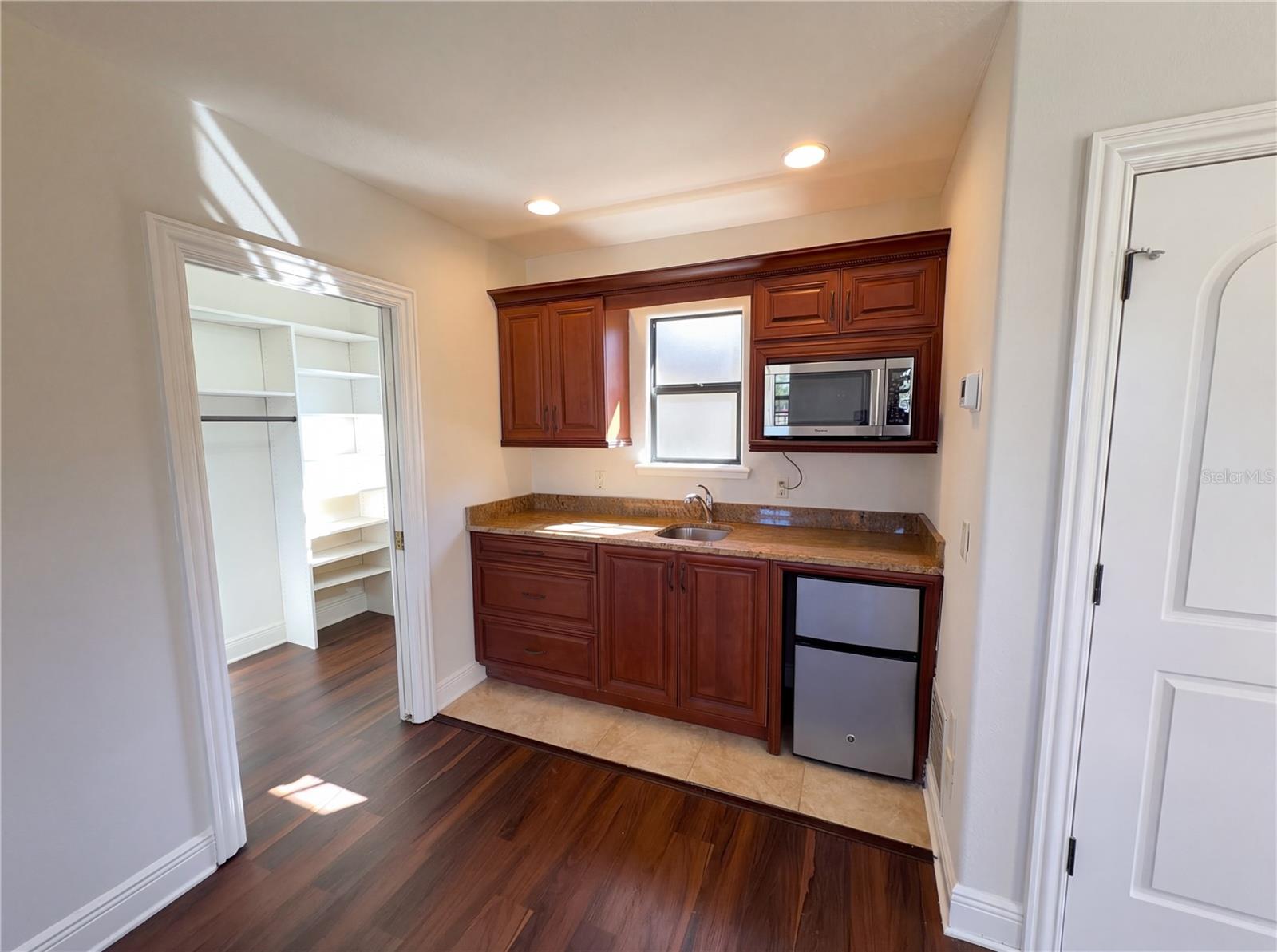 DIXIE TERRACE - Residential