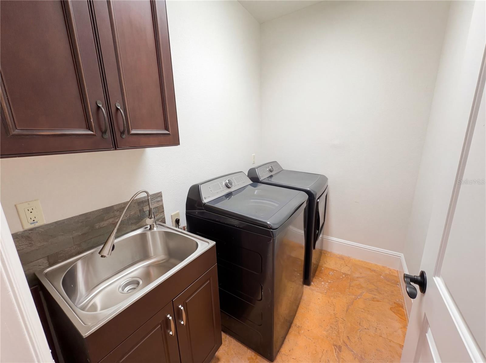 DIXIE TERRACE - Residential