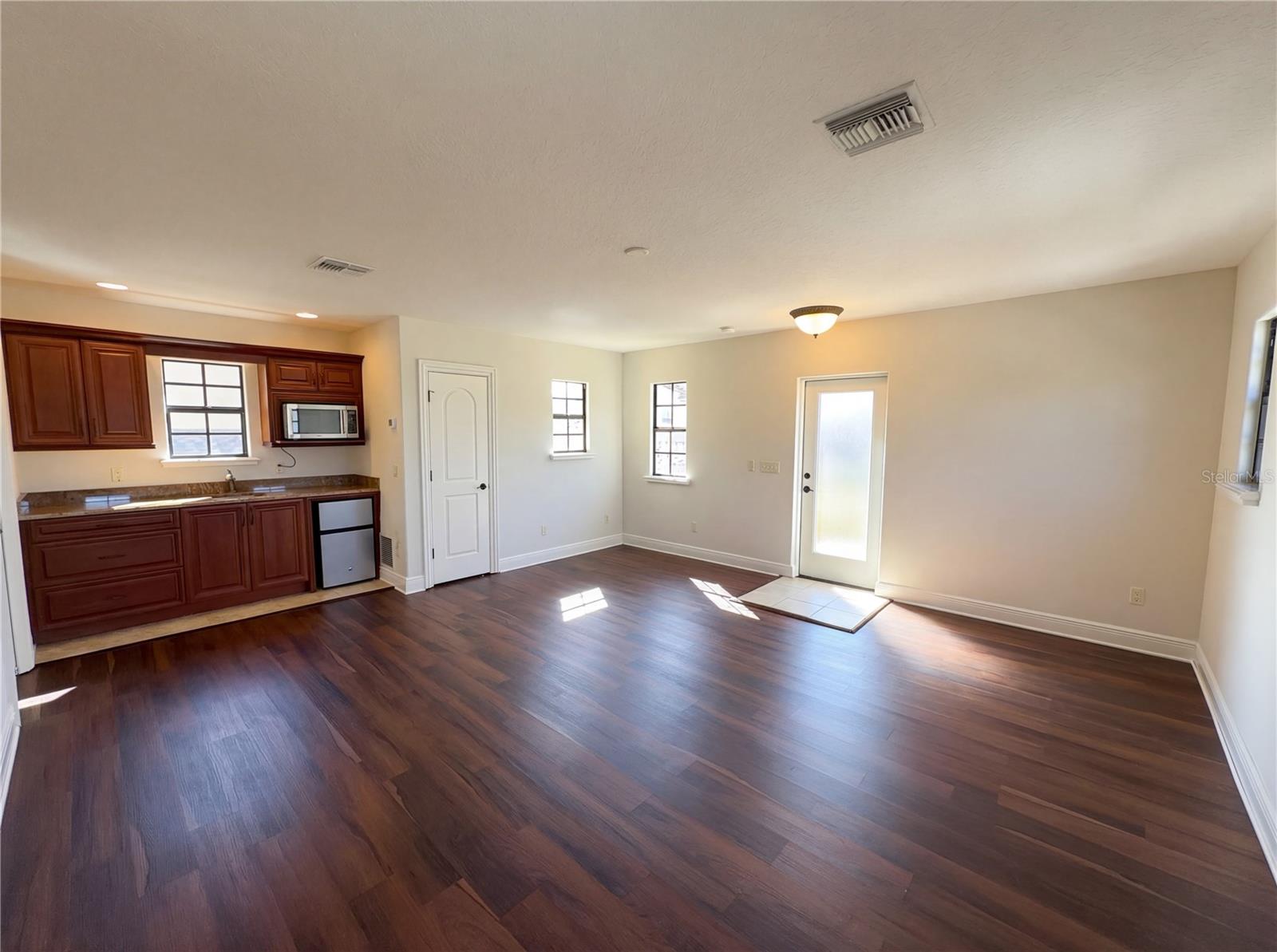 DIXIE TERRACE - Residential