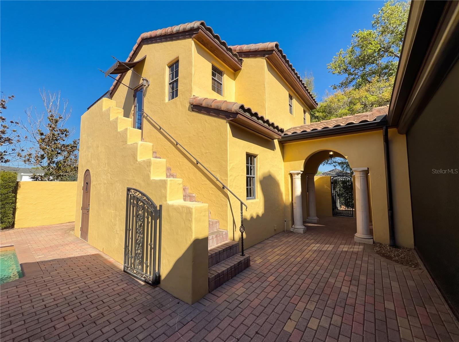 DIXIE TERRACE - Residential