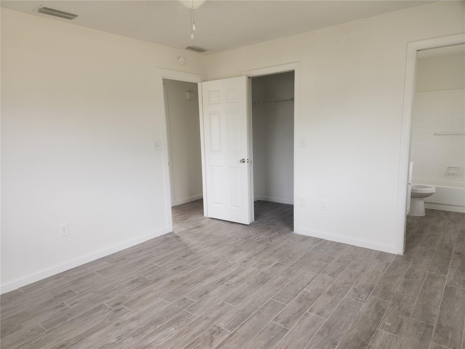 SOUTH VENICE - Residential Lease