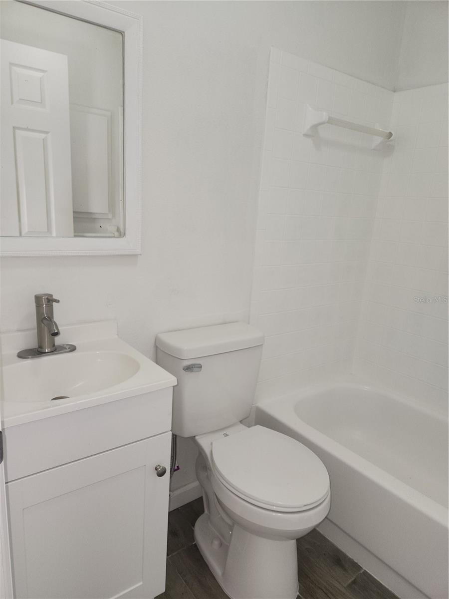 SOUTH VENICE - Residential Lease