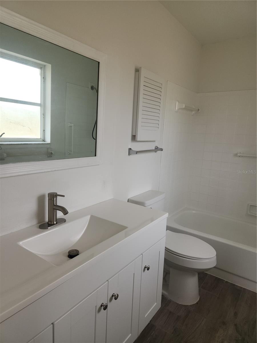 SOUTH VENICE - Residential Lease