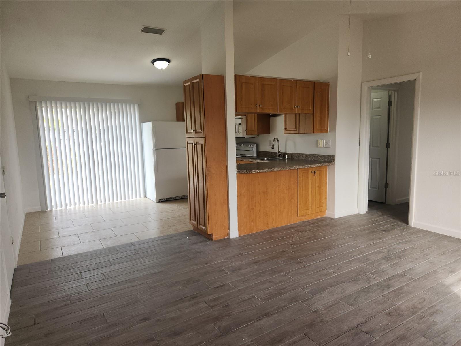 SOUTH VENICE - Residential Lease