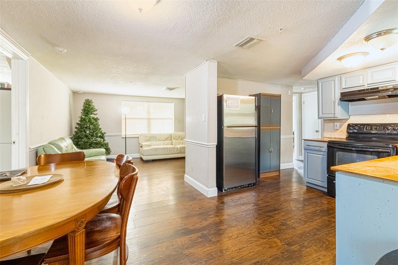 9020 GRAY FOX LANE