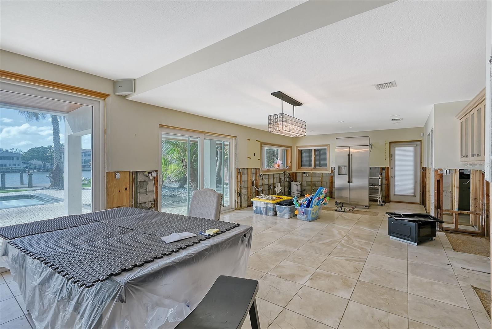 BAY ISLAND SHORES - Residential