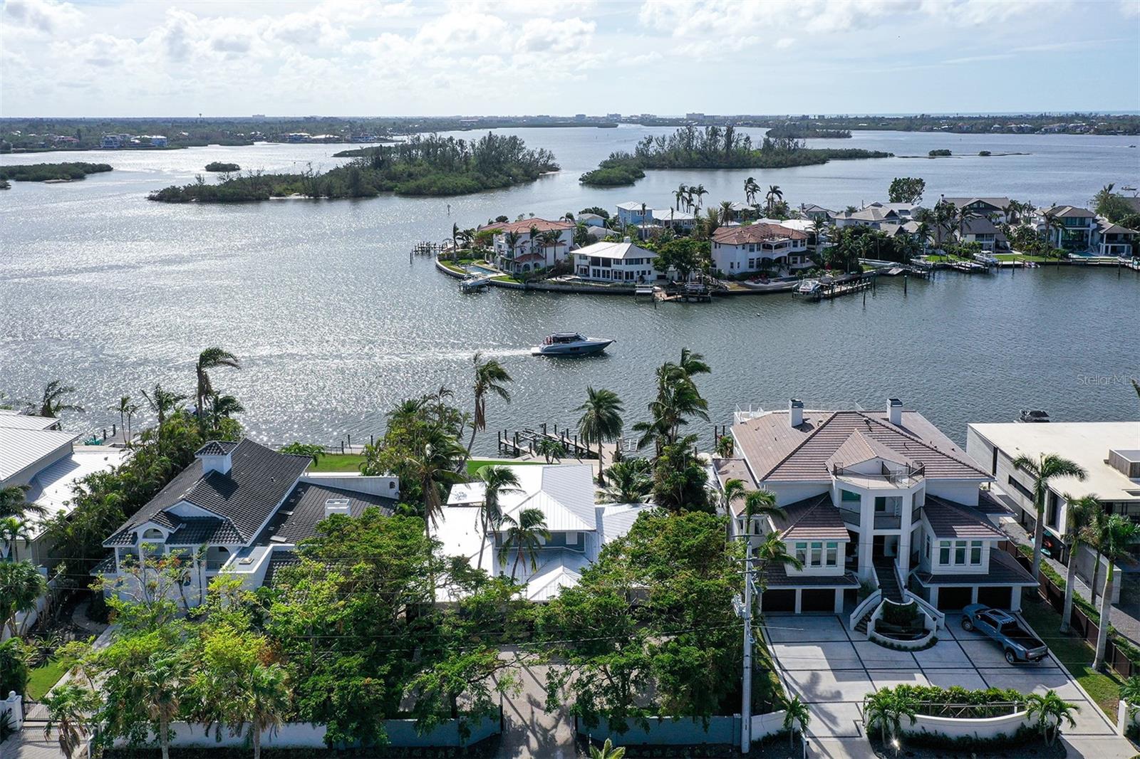 BAY ISLAND SHORES - Residential