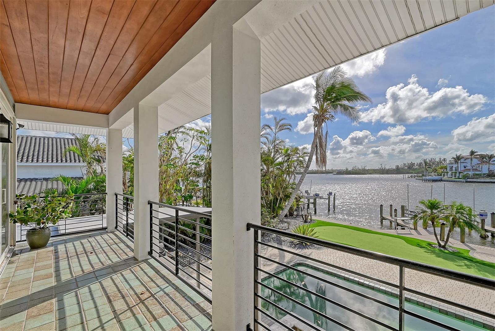 BAY ISLAND SHORES - Residential