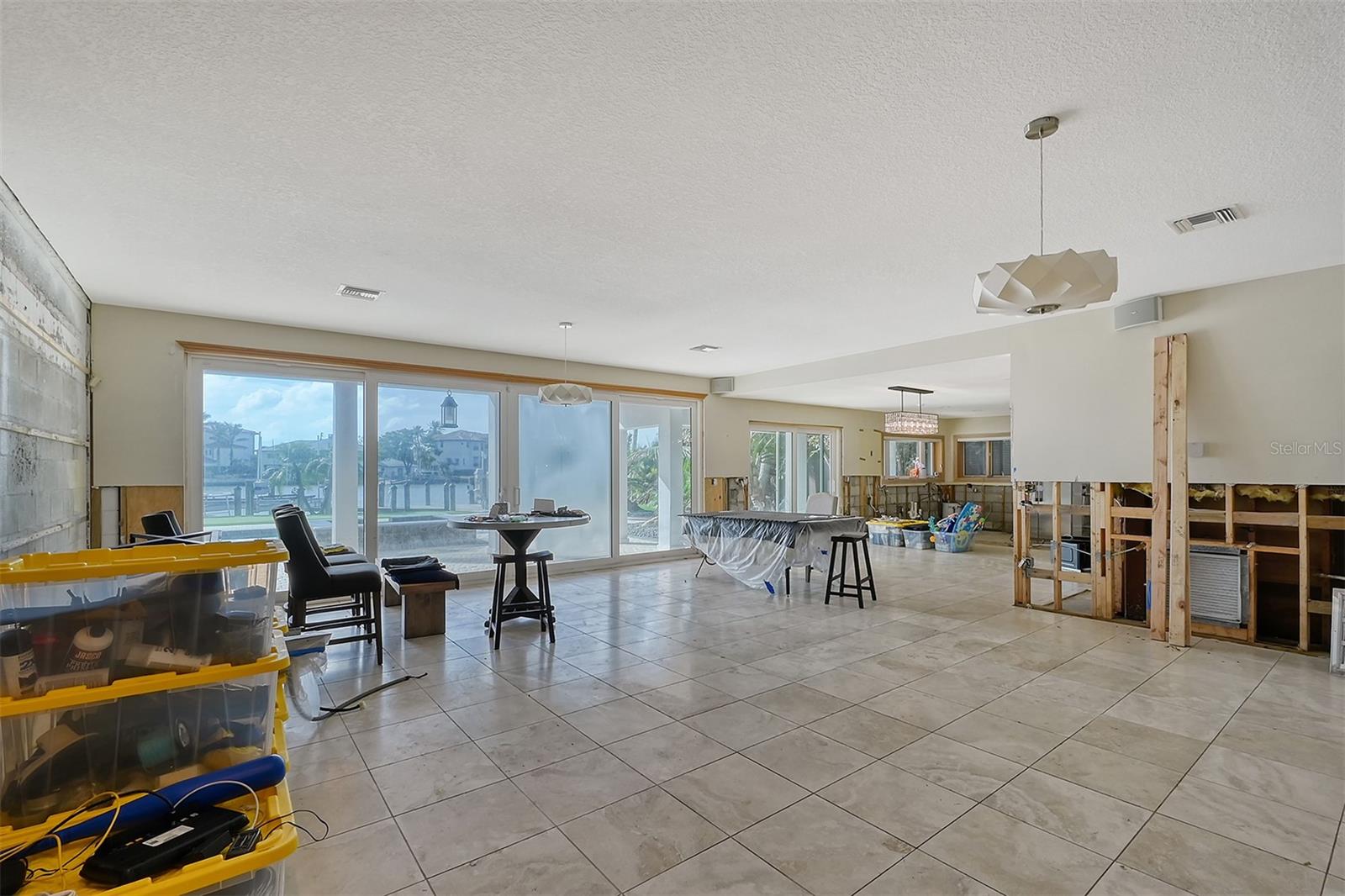 BAY ISLAND SHORES - Residential