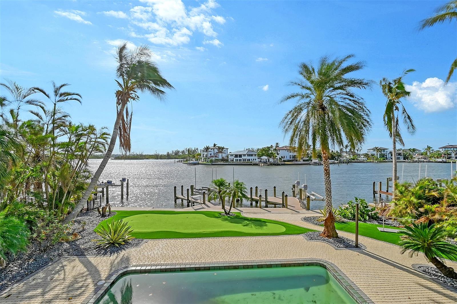 BAY ISLAND SHORES - Residential