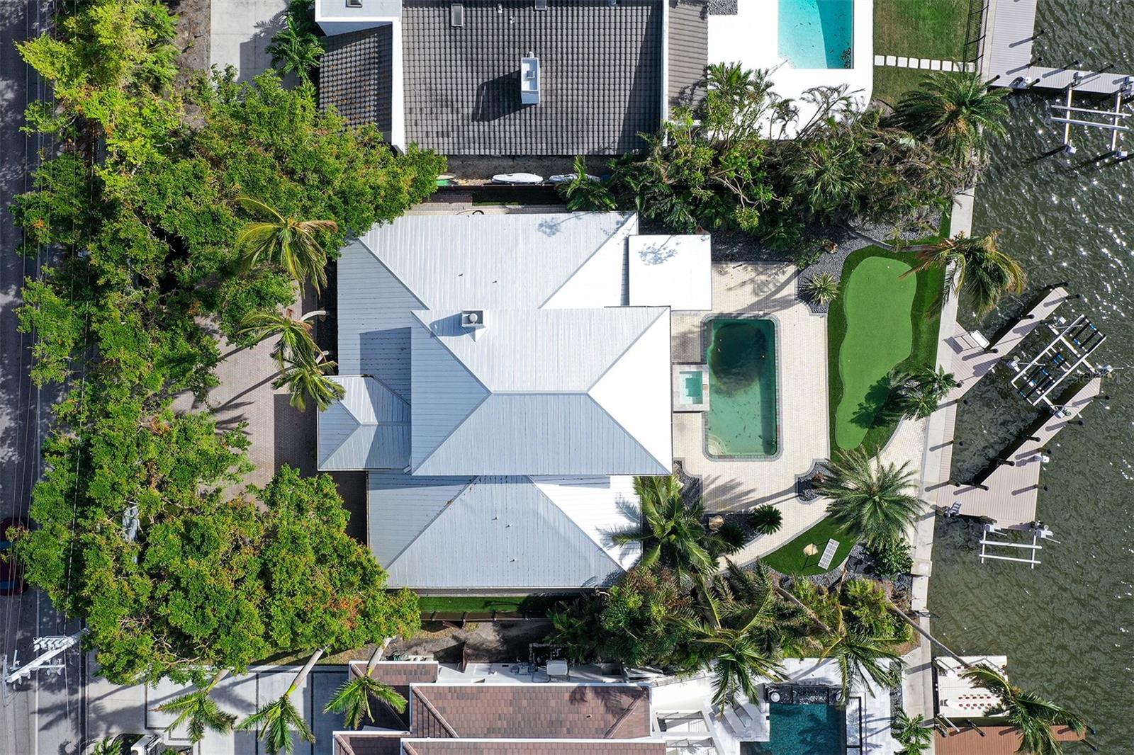 BAY ISLAND SHORES - Residential