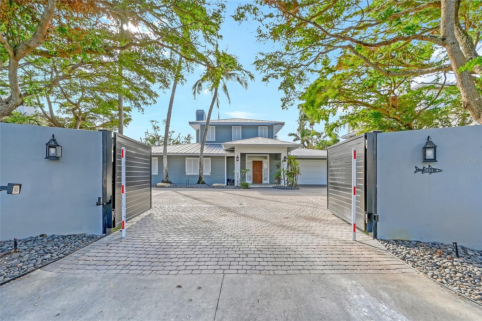 BAY ISLAND SHORES - Residential