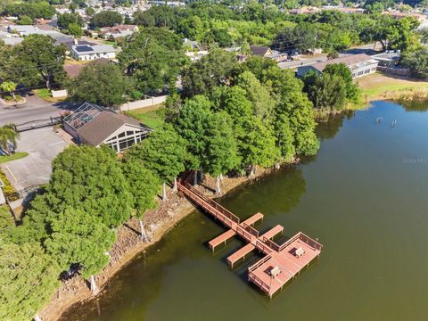 A home in WINTER HAVEN