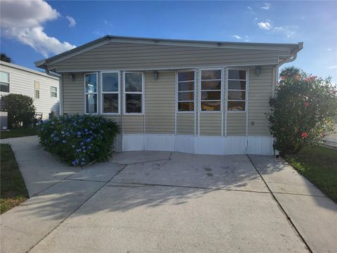 A home in WINTER HAVEN