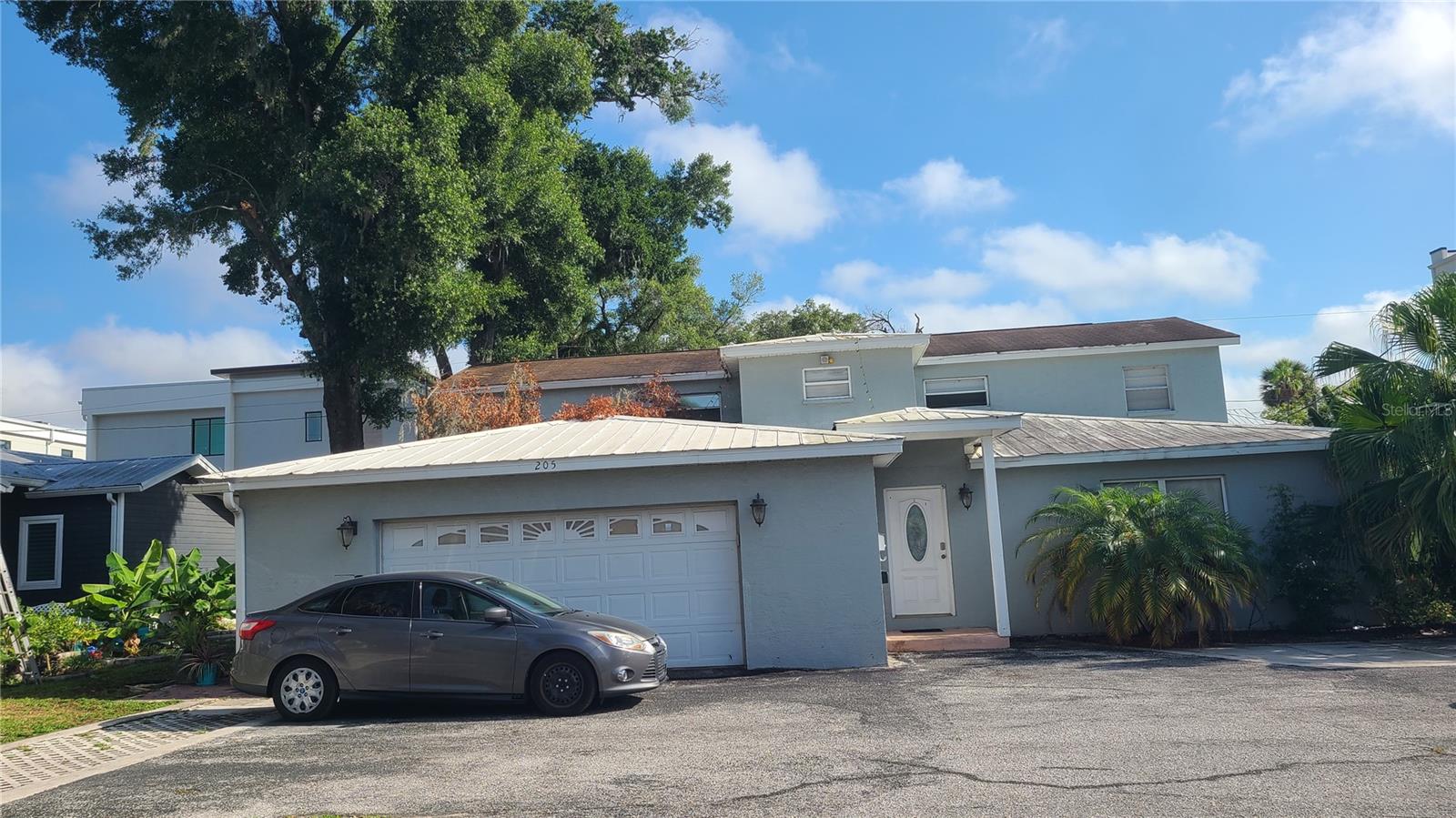 This beautifully maintained one-bedroom, one-bathroom apartment is located on the second floor and features an open-concept floor plan with tile flooring throughout, offering a clean and modern living space. The property includes convenient on-site laundry facilities and is ideally situated near some of Tampa’s most popular destinations, including The University of Tampa, Armature Works, the Tampa Riverwalk, and a wide variety of dining, shopping, and entertainment options. With easy access to major thoroughfares such as I-4, I-275, Dale Mabry Highway, and US-60, as well as proximity to Tampa International Airport and MacDill Air Force Base, this apartment offers both comfort and convenience in a prime location.