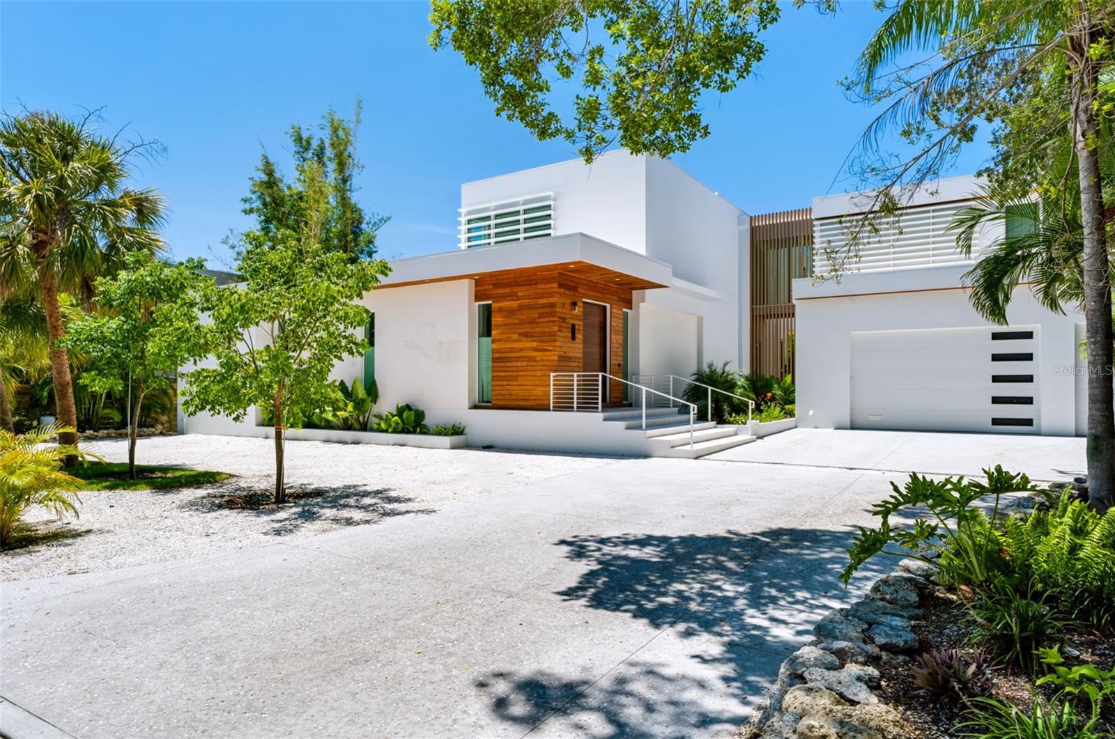 1355 ROBERTS BAY LANE
