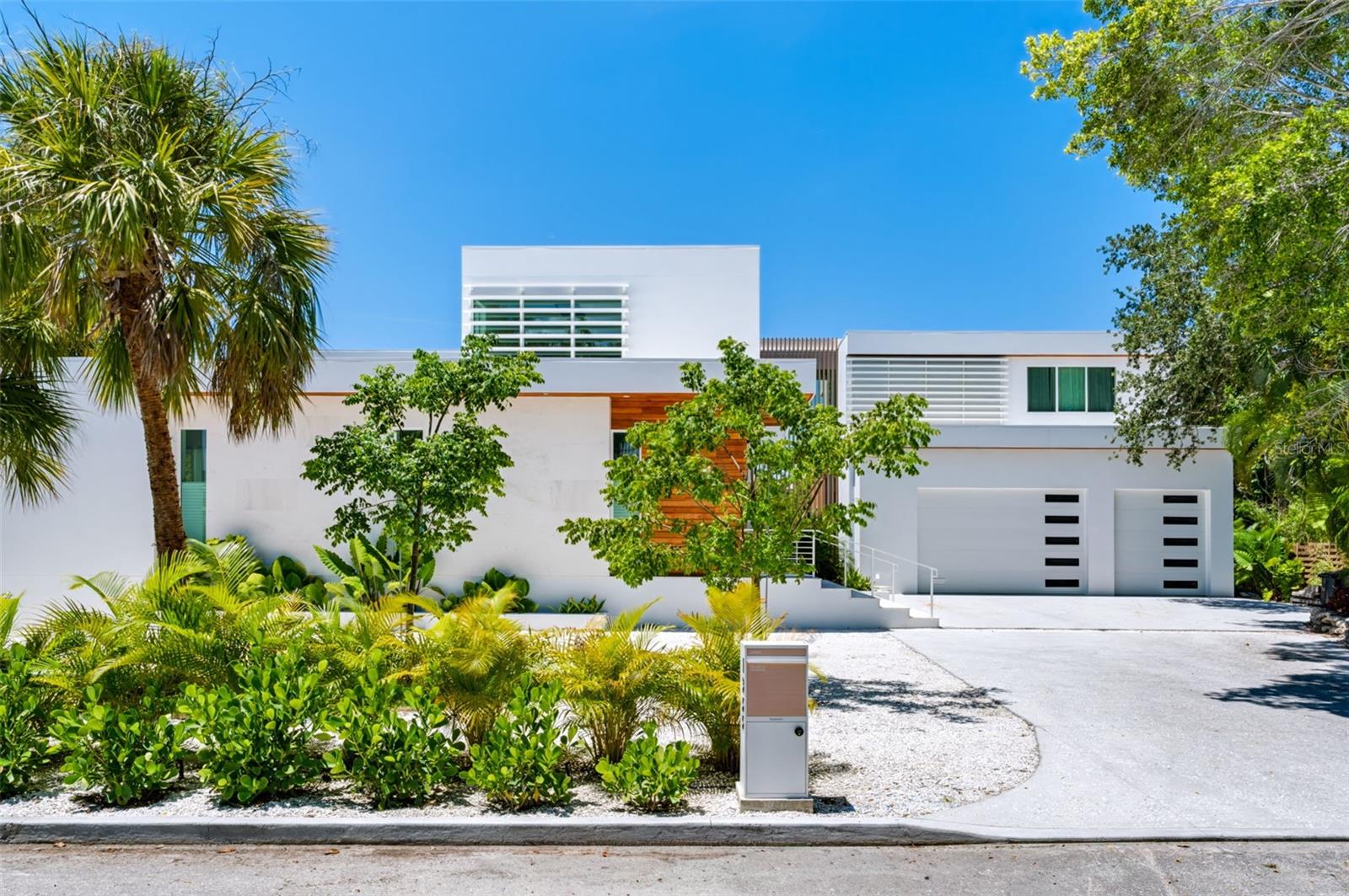 1355 ROBERTS BAY LANE