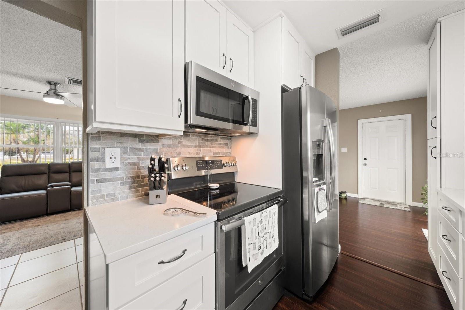 JUNGLE COUNTRY CLUB 4TH ADD - Residential