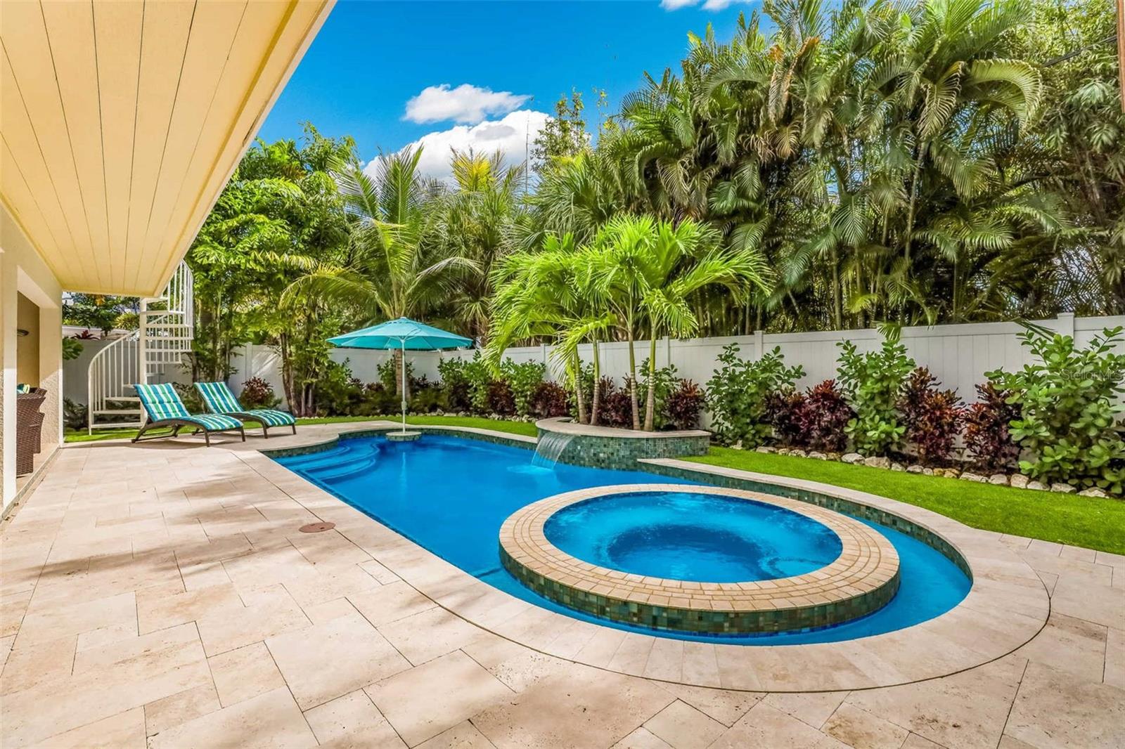 WEST WIND SHORES - Residential