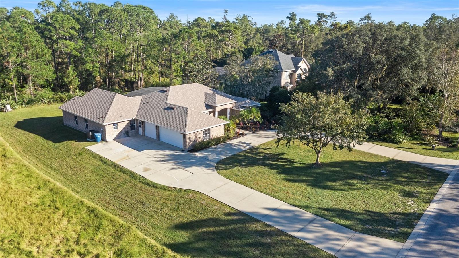 LAKE WINNEMISSETTT OAKS - Residential