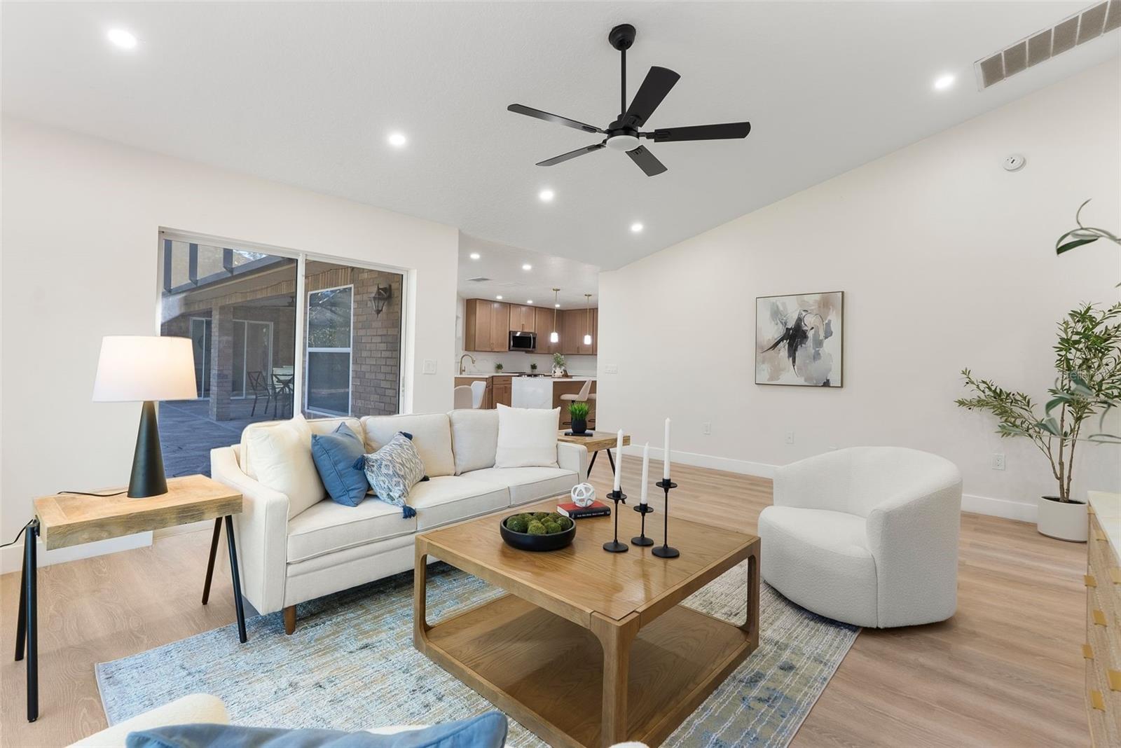 LAKE WINNEMISSETTT OAKS - Residential