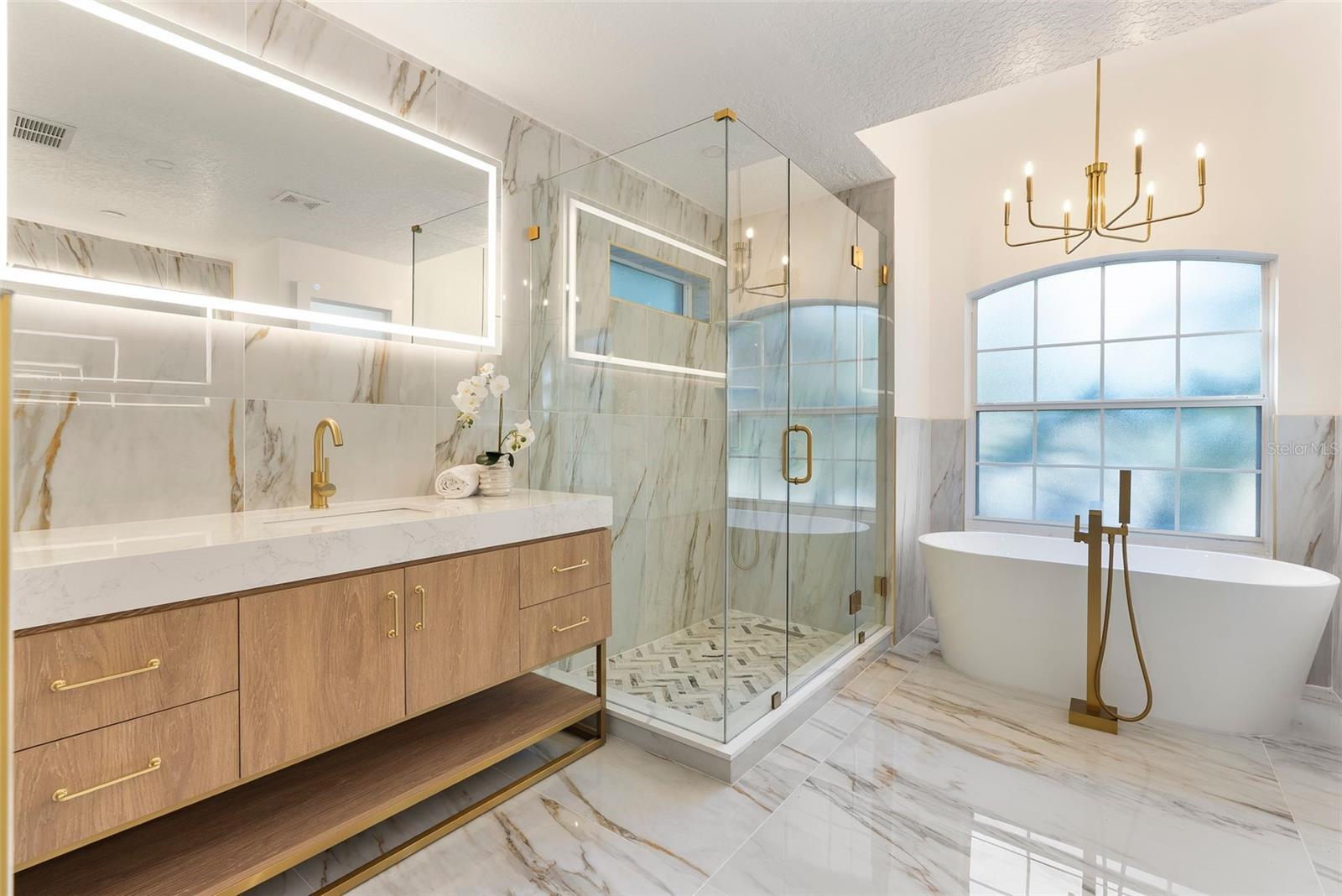 LAKE WINNEMISSETTT OAKS - Residential