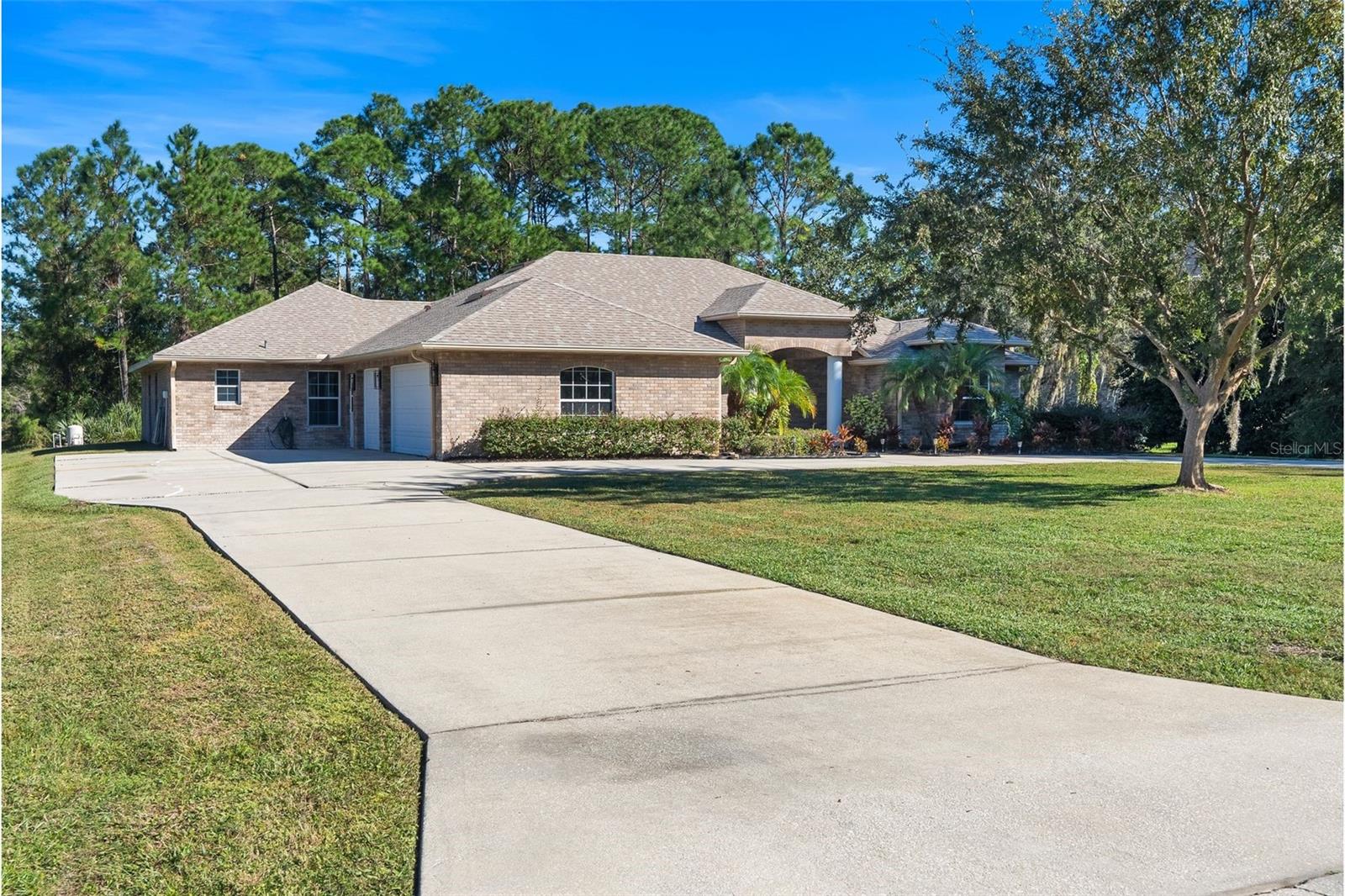 LAKE WINNEMISSETTT OAKS - Residential