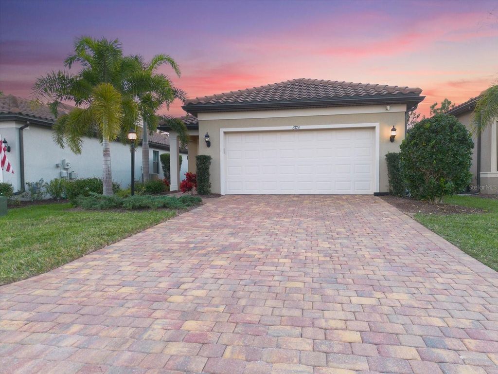 Photo of 6713 Alstead Circle, Lakewood Ranch, FL 34202 (MLS # A4677775)