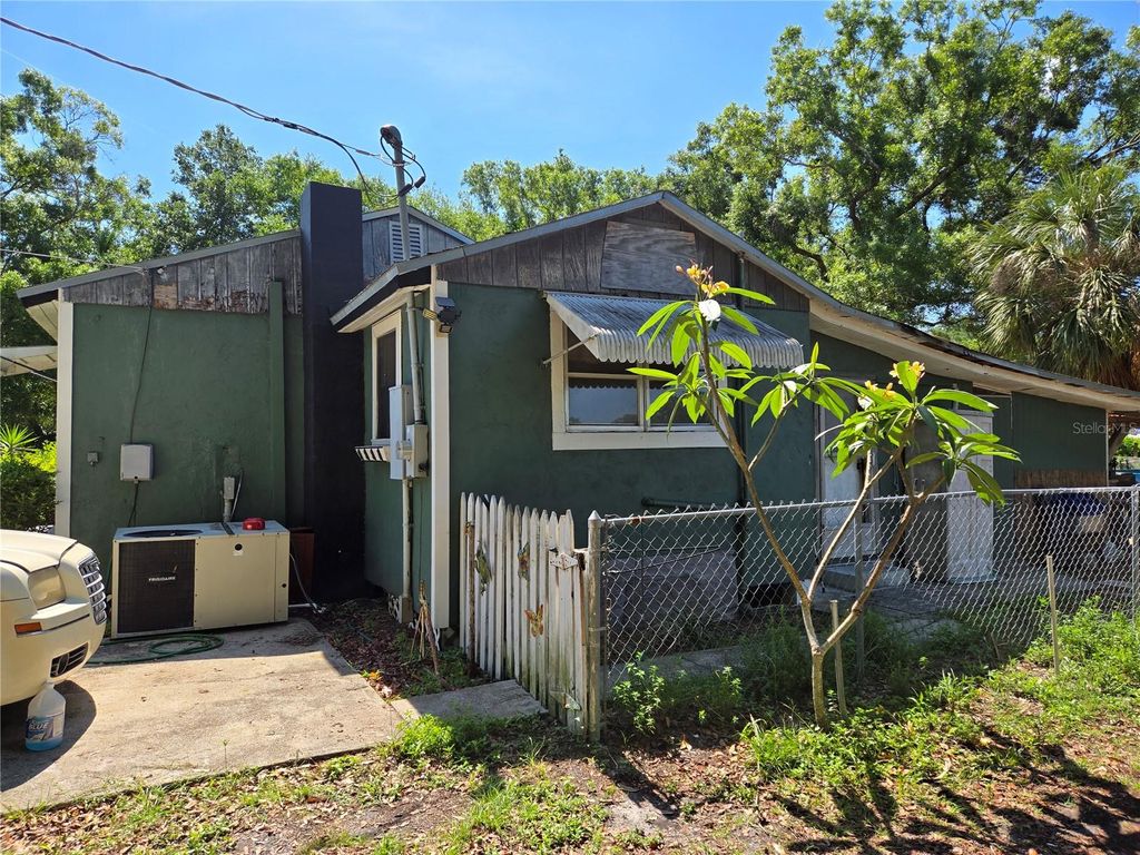 Photo of 2010 W Jean Street, Tampa, FL 33604 (MLS # TB8511108)