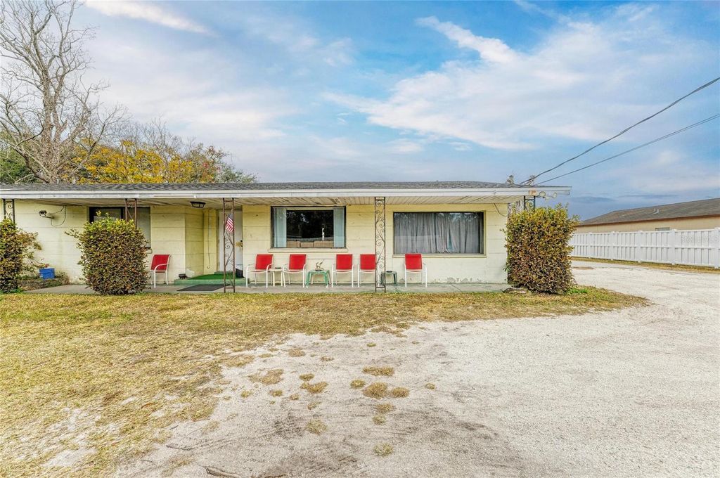 Photo of 1205 44th Avenue E, Bradenton, FL 34203 (MLS # A4680578)