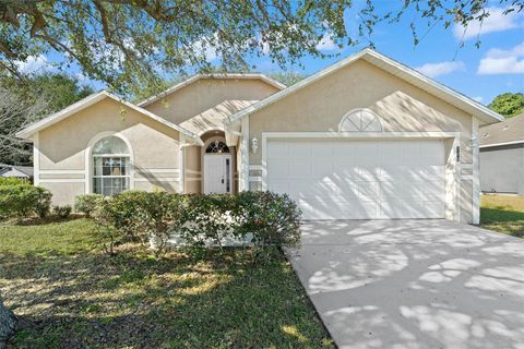 A home in MINNEOLA