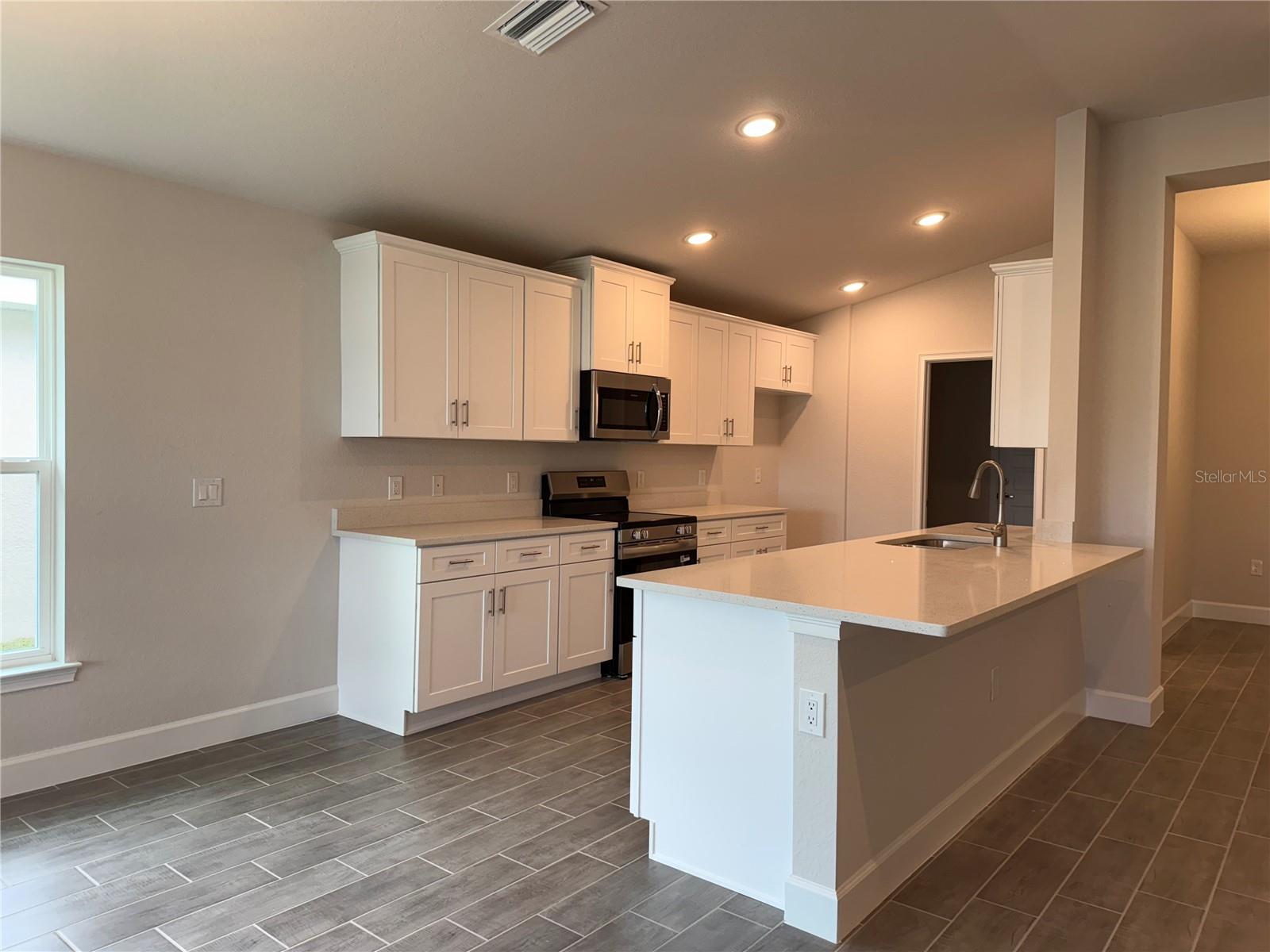 2652 AVERLAND LOOP