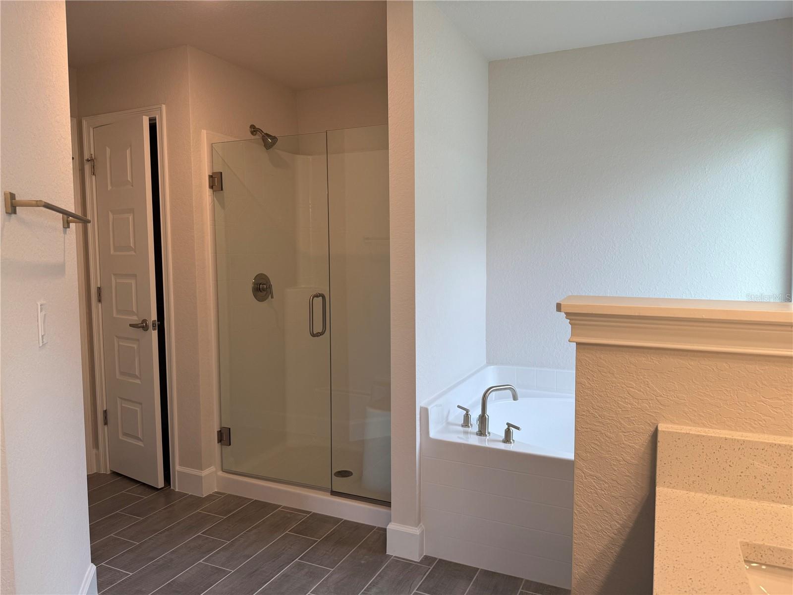 2652 AVERLAND LOOP