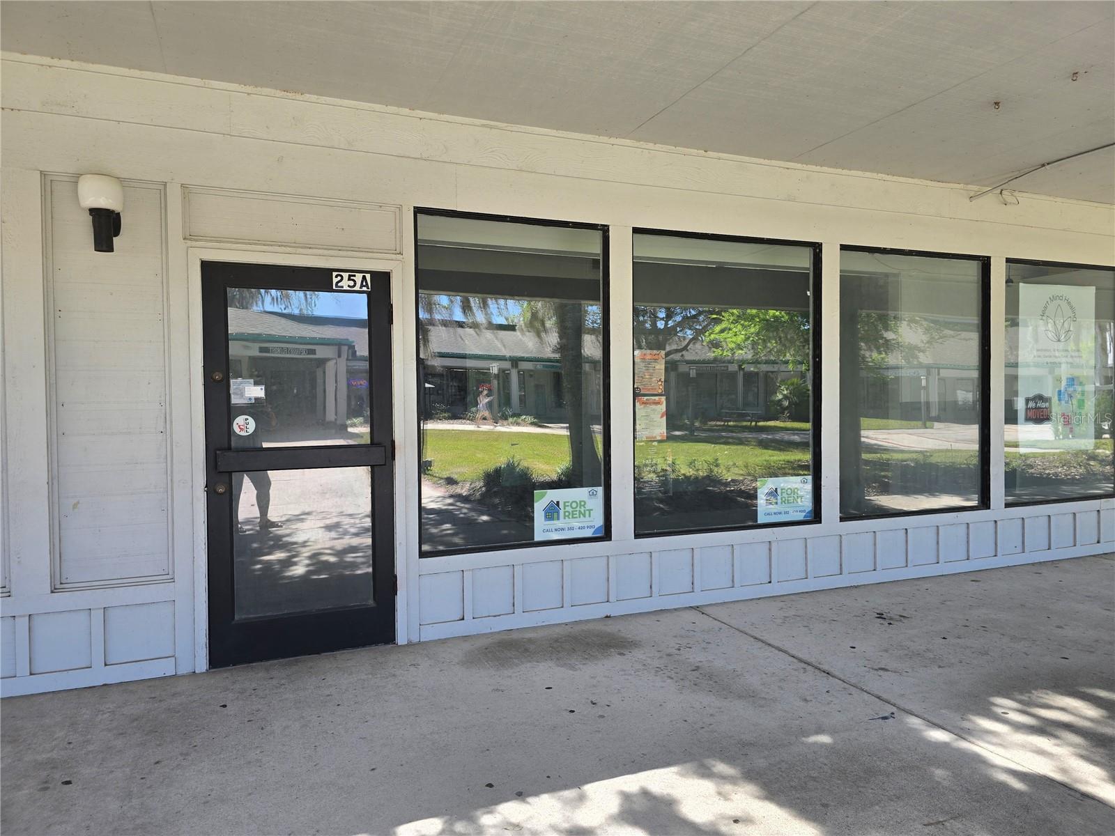 Retail space at Thornbrooke Village just became available! This prime retail space is a great offering! Tenant is expanding and relocating to a bigger space in the same plaza! Rent this beautiful space and become part of the celebration of art and culture, fitness and the unique Florida lifestyle that is reflected in the shops at Thornebrook Village.