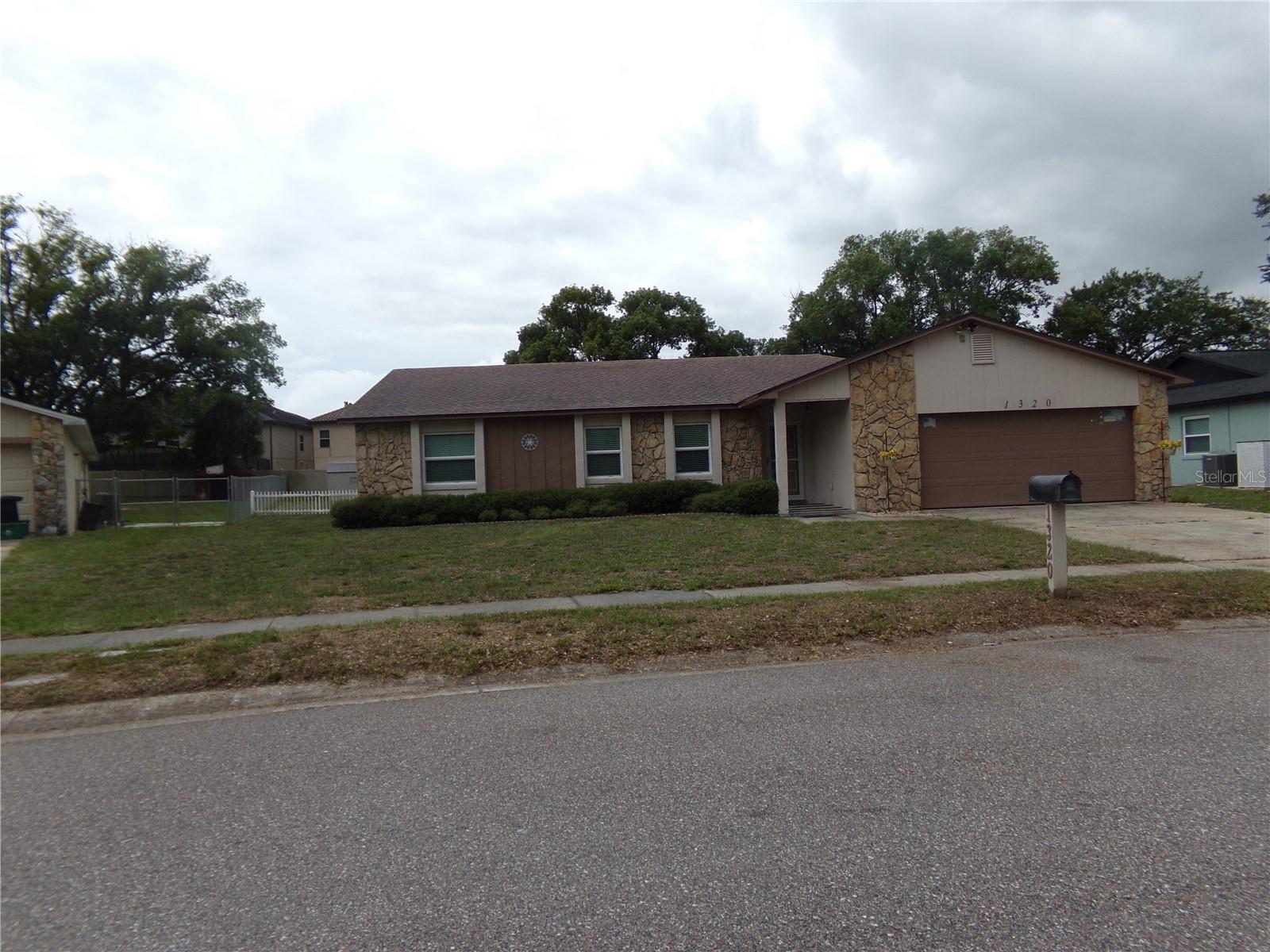 1320 GLADIOLAS DR