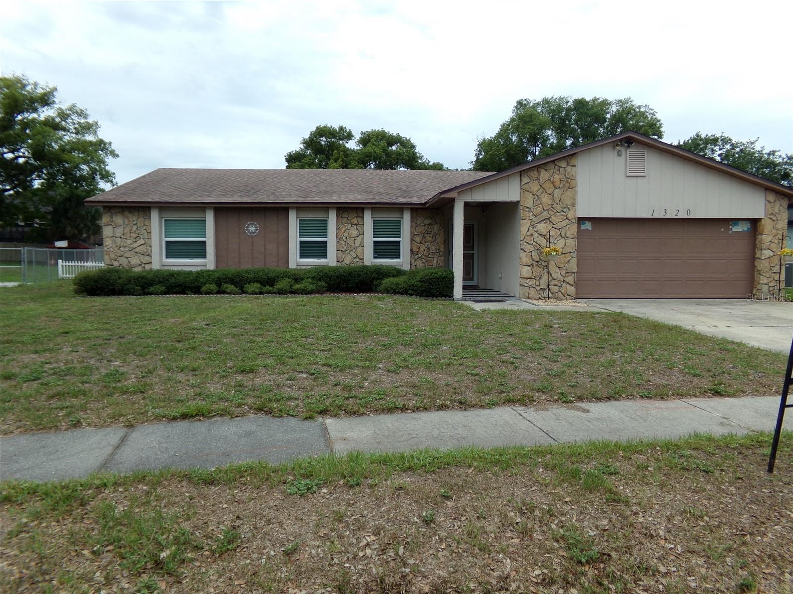 1320 GLADIOLAS DR