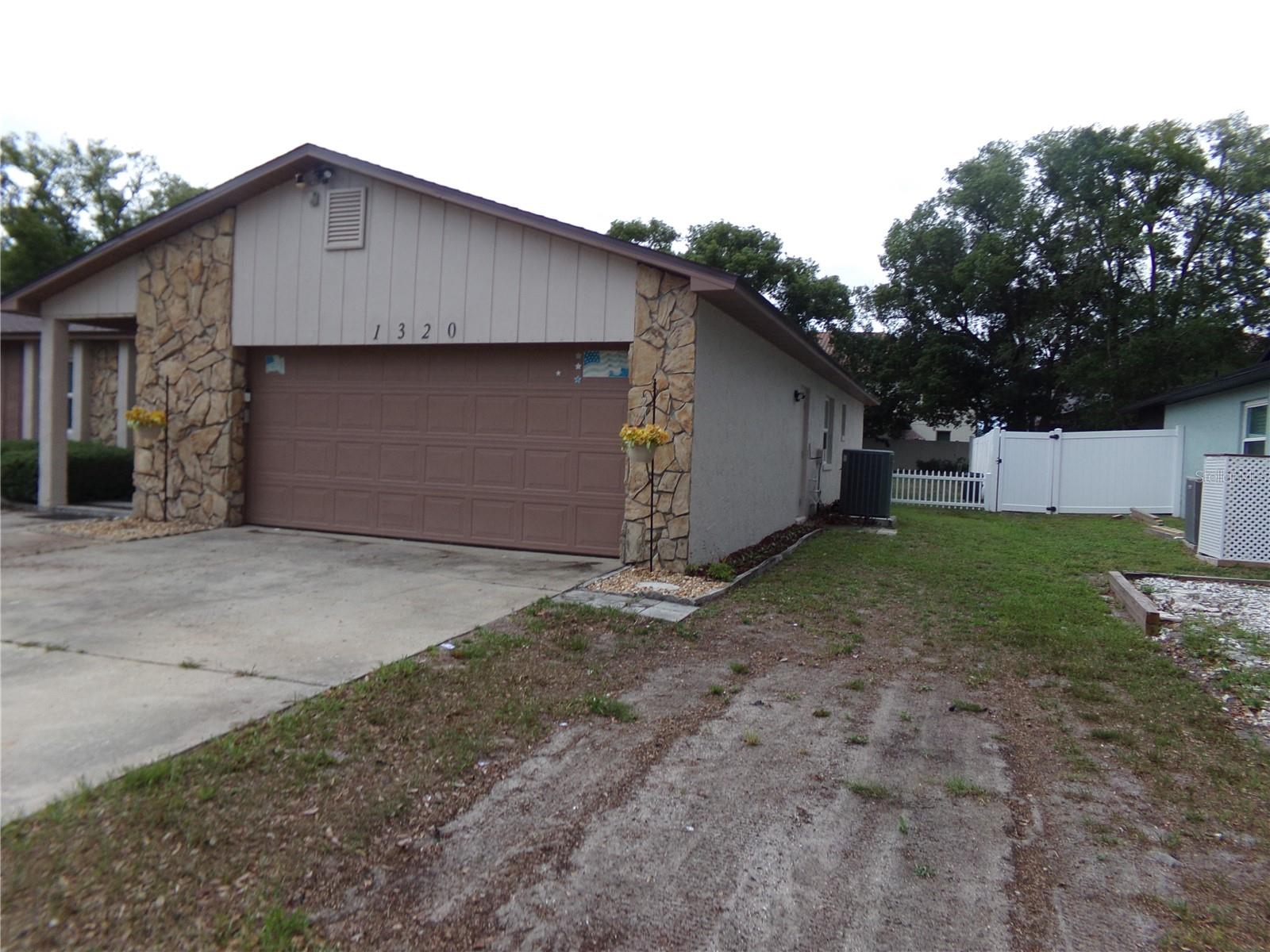 1320 GLADIOLAS DR