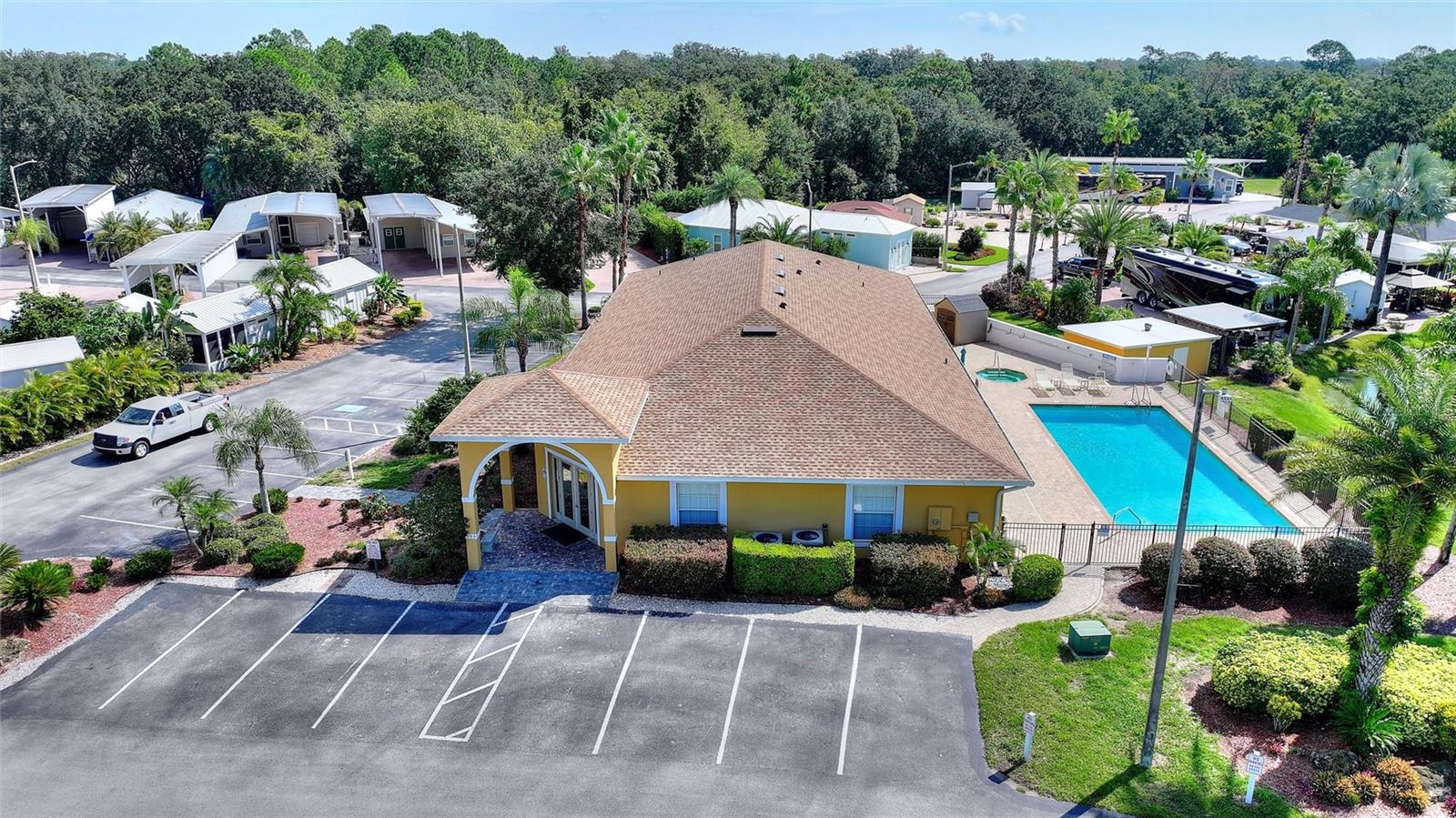 RESORT PH 03 C & D REGAL POINTE - Residential