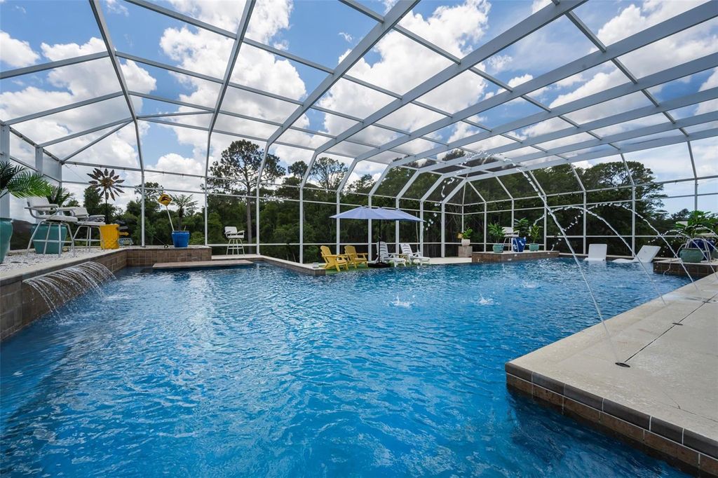 Photo of 11046 Lakeview Drive, New Port Richey, FL 34654 (MLS # W7885932)