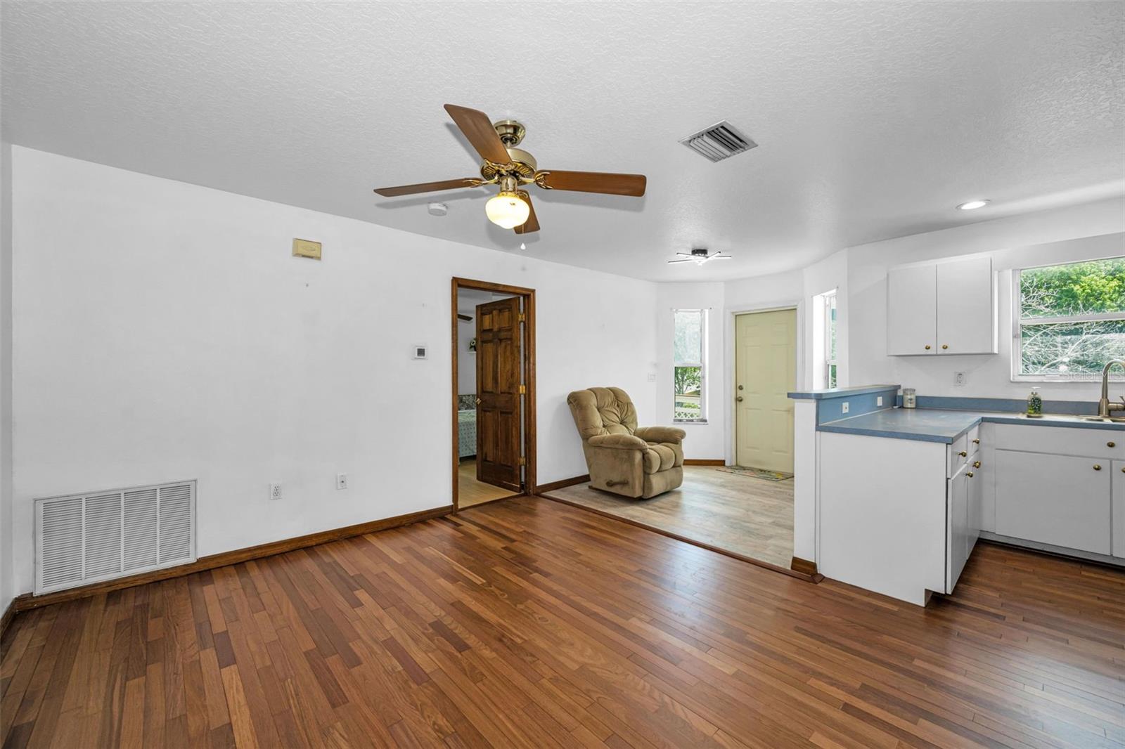 GOLDEN ACRES ESTATES - Residential