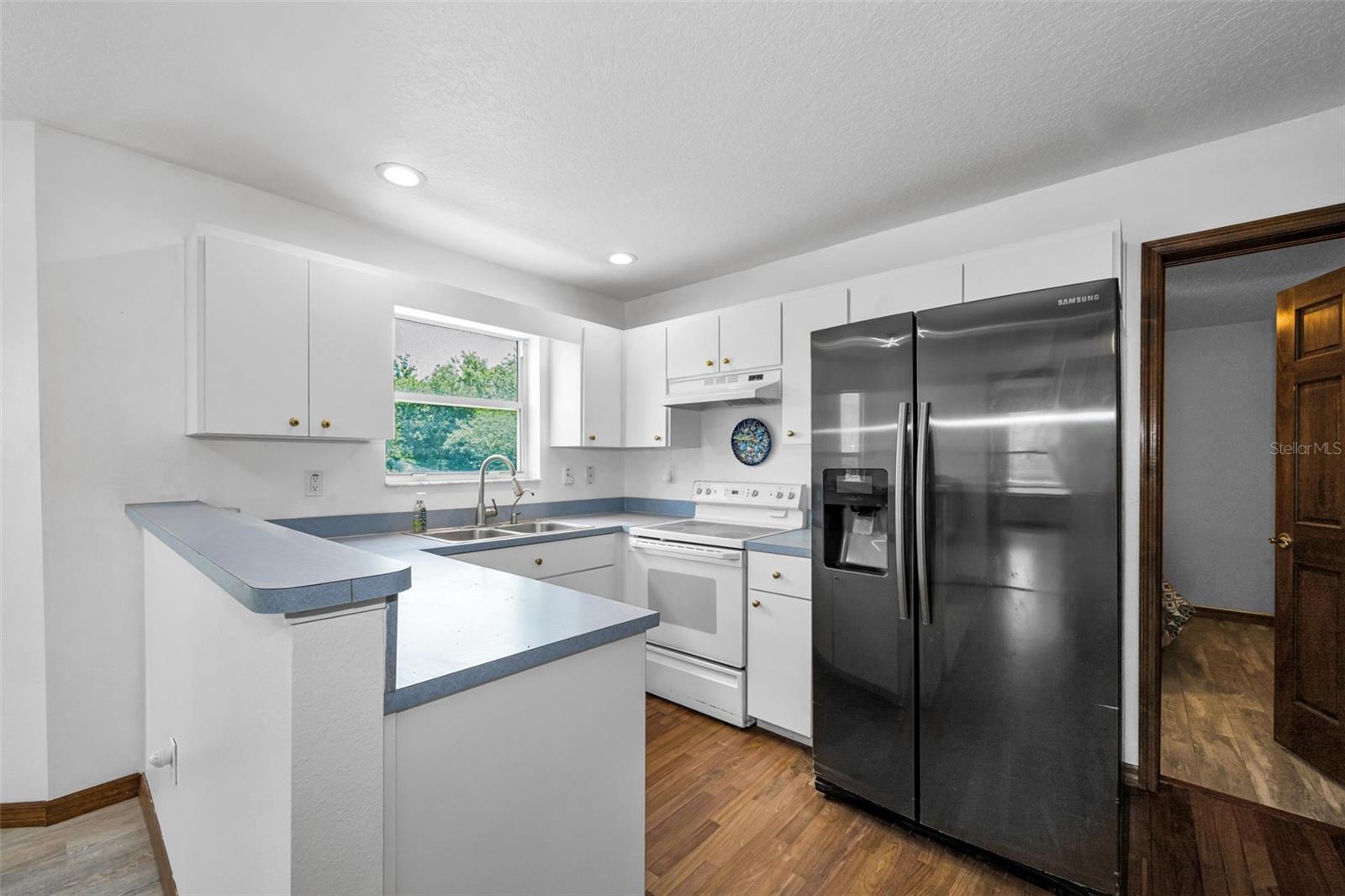 GOLDEN ACRES ESTATES - Residential