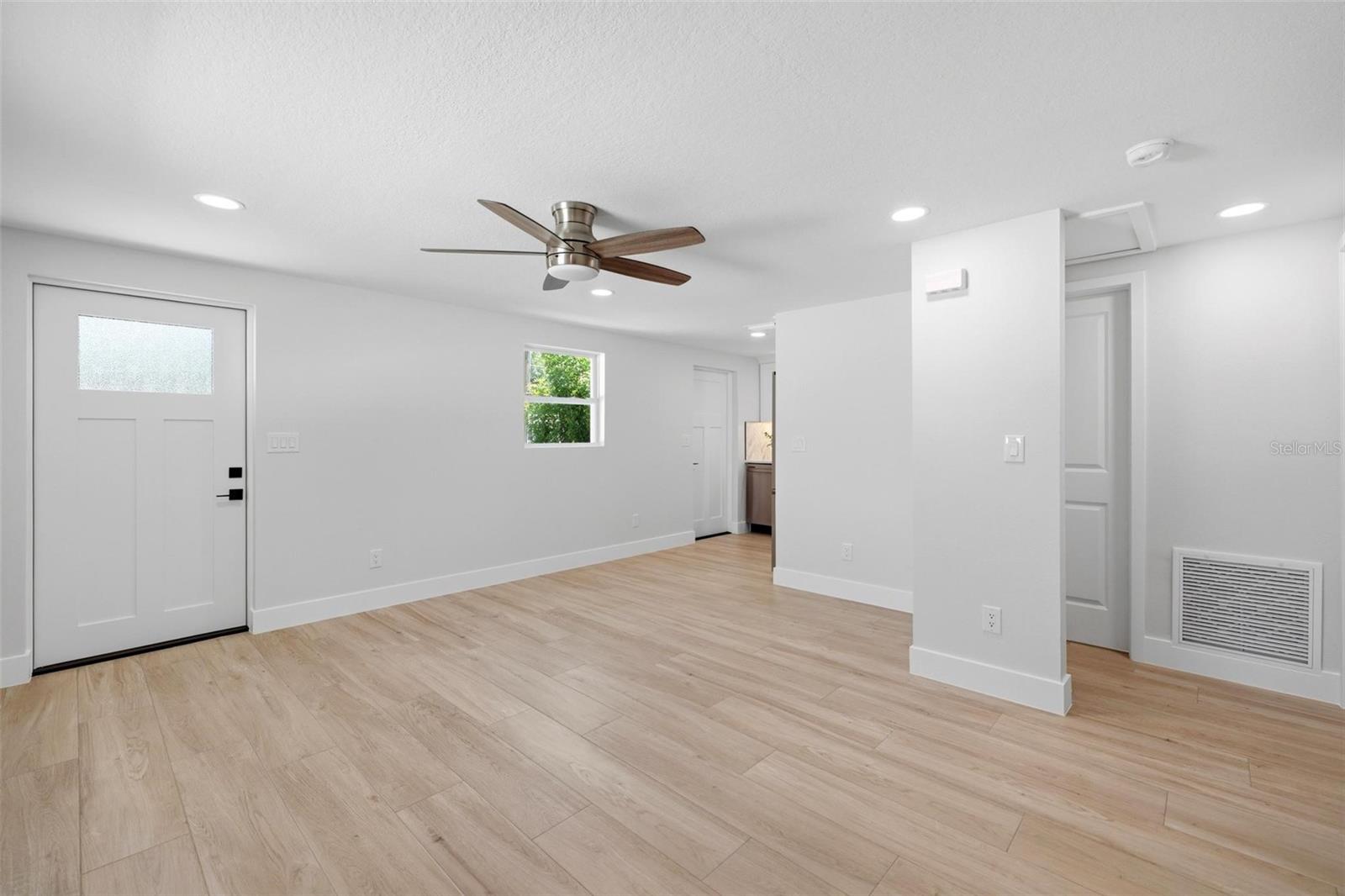 1802 ROBINHOOD STREET