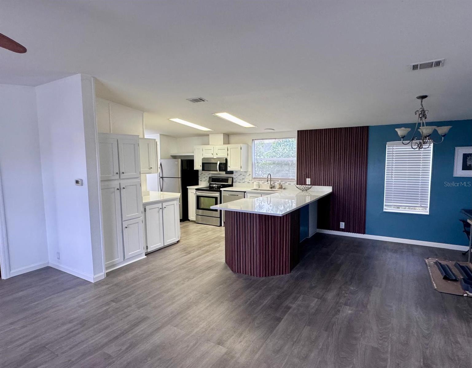 406 WINDMILL BLVD