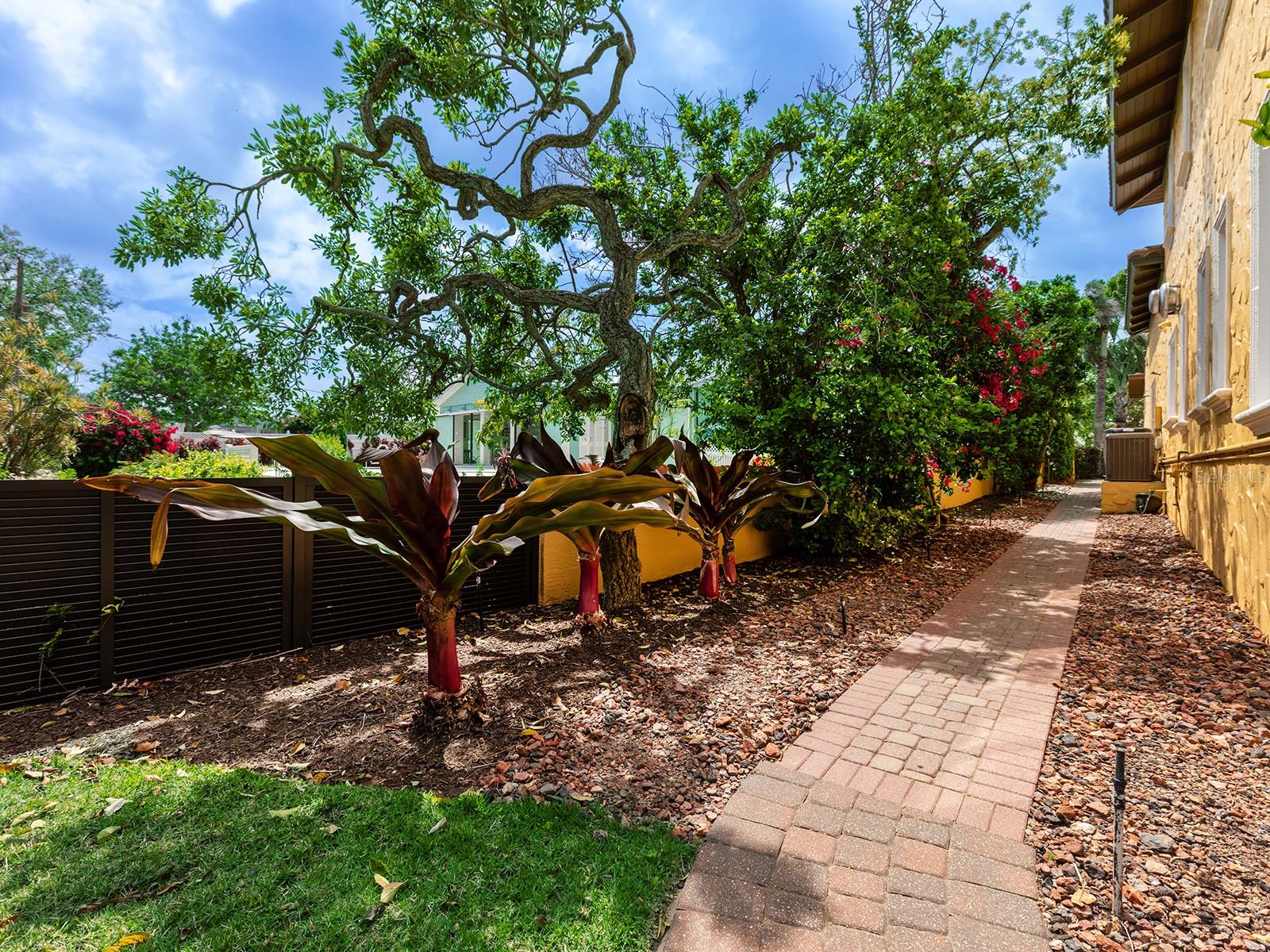 BAYSHORE ESTATES - Residential