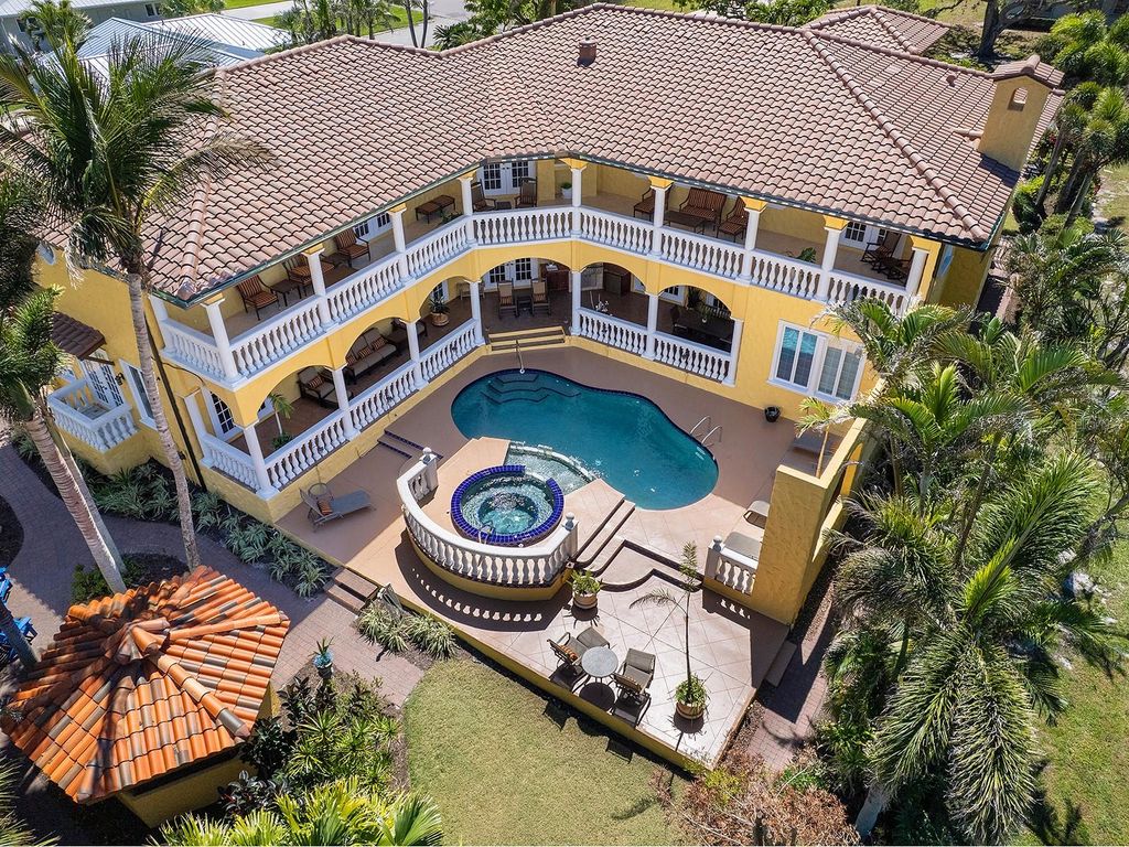 Photo of 416 Baycrest Drive, Venice, FL 34285 (MLS # N6137807)