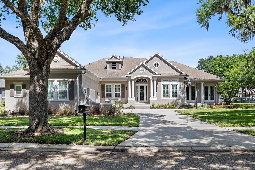 Photo of 5823 Terncrest Drive, Lithia, FL 33547 (MLS # TB8497590)