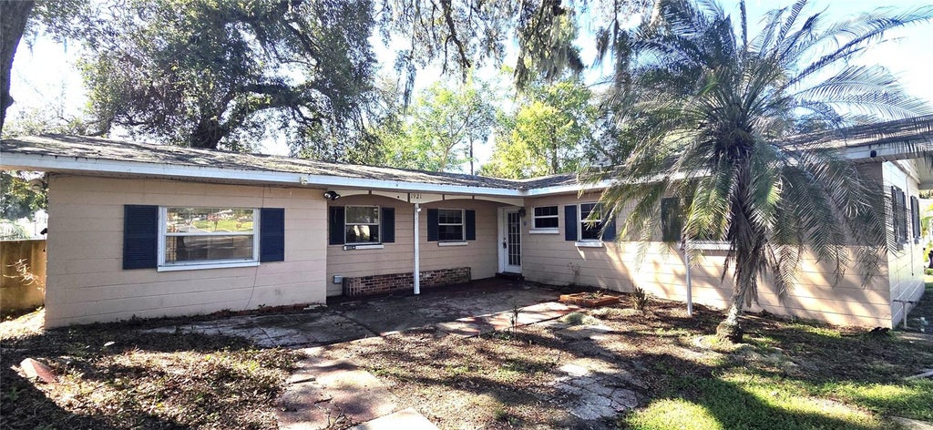 Photo of 1921 Sylvester Road, Lakeland, FL 33803 (MLS # L4965728)