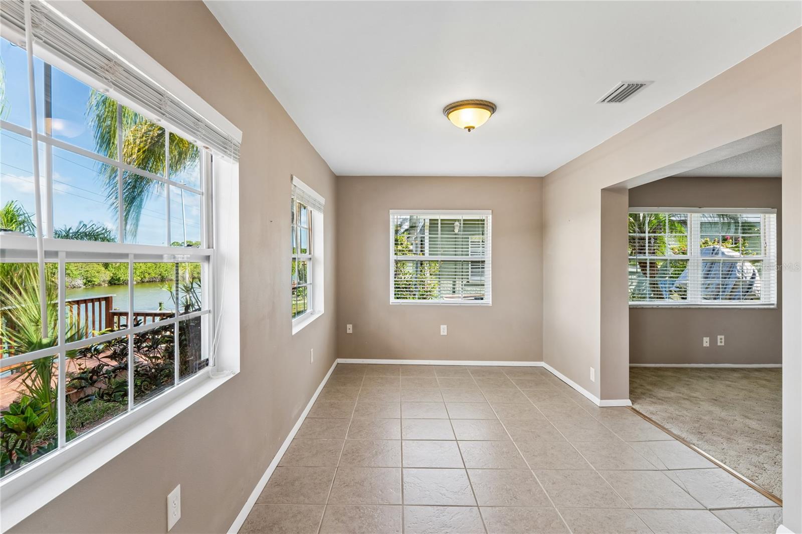 ALOHA GARDENS - Residential